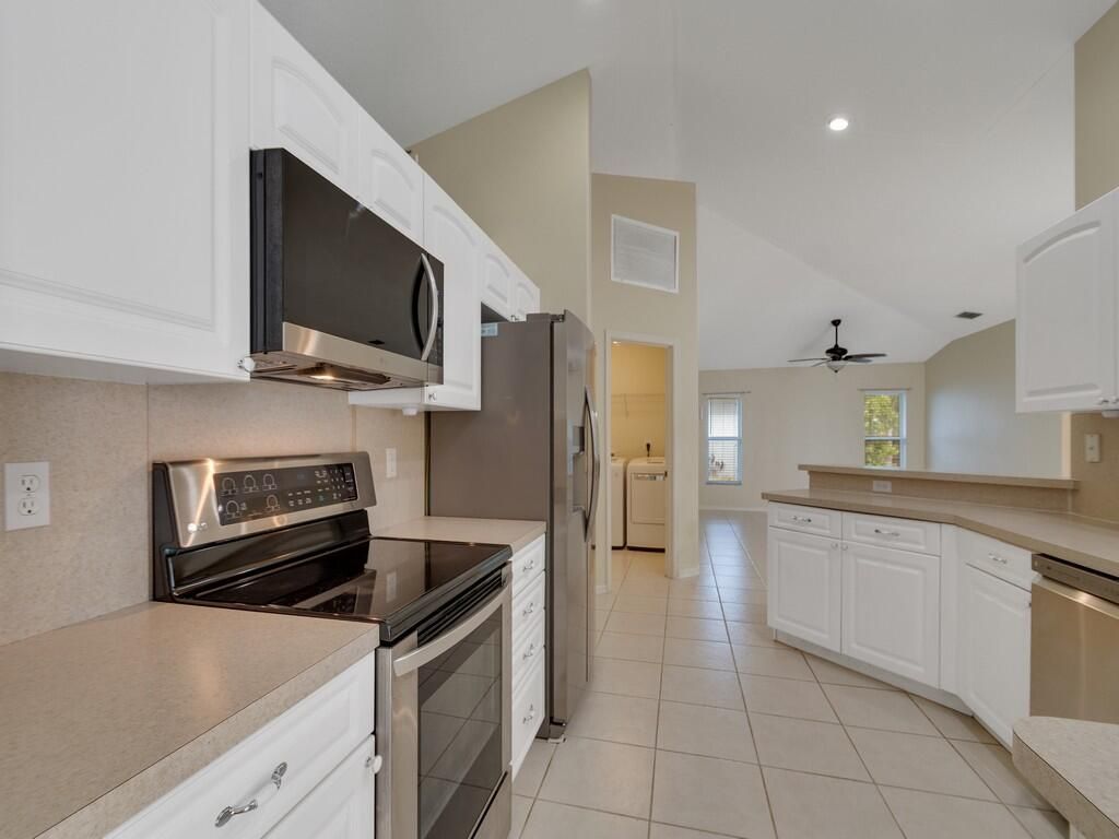 962 Montrose Avenue, Sebastian, FL 32958 Photo