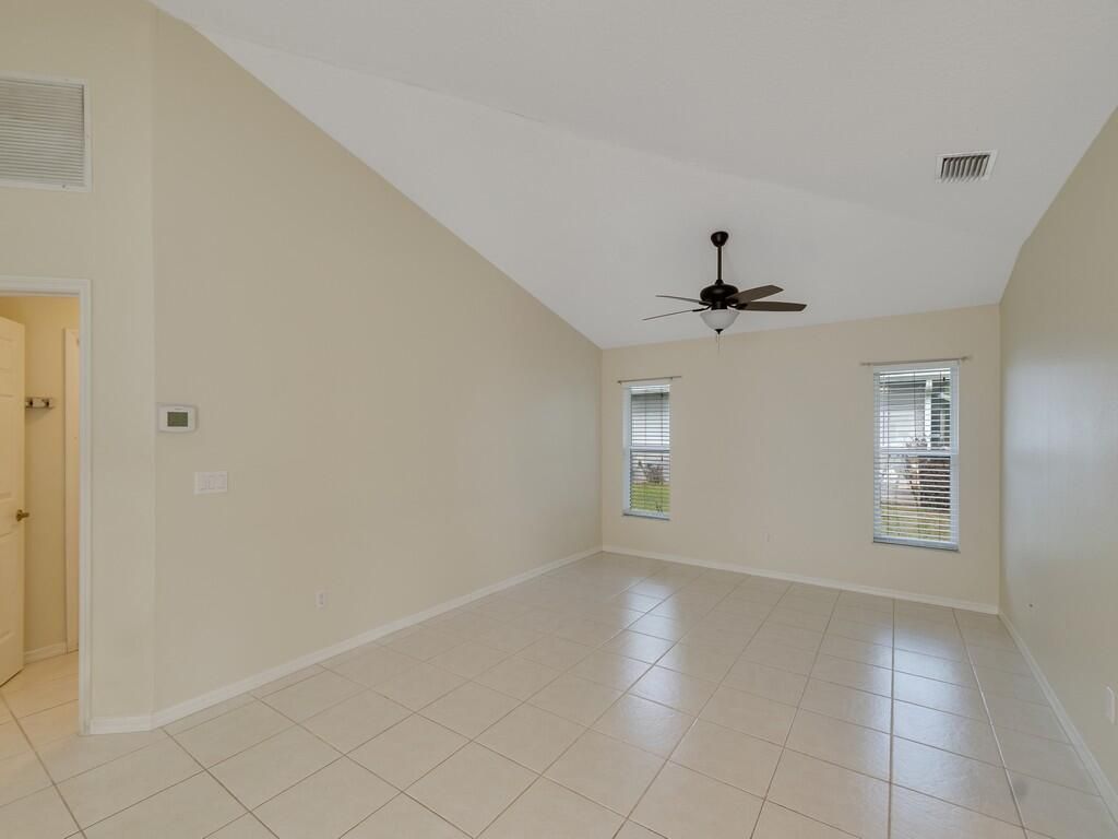 962 Montrose Avenue, Sebastian, FL 32958 Photo