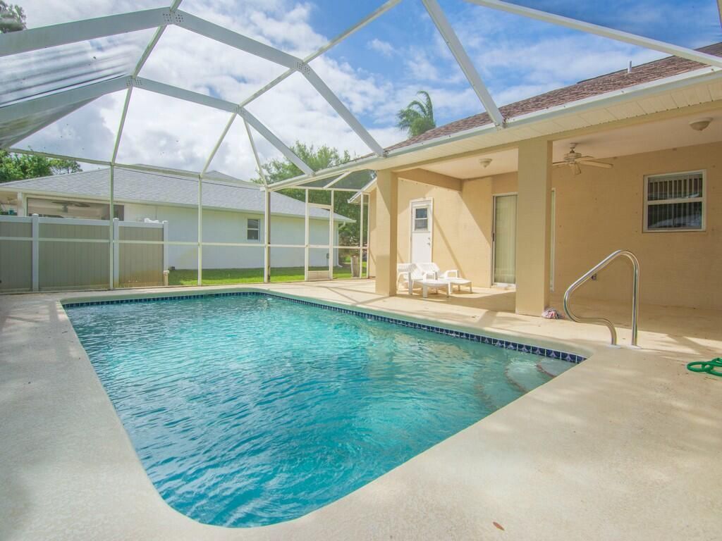 962 Montrose Avenue, Sebastian, FL 32958 Photo