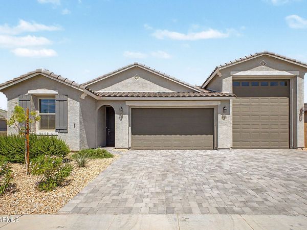 18600 W SWAYBACK Pass, Surprise, AZ 85387