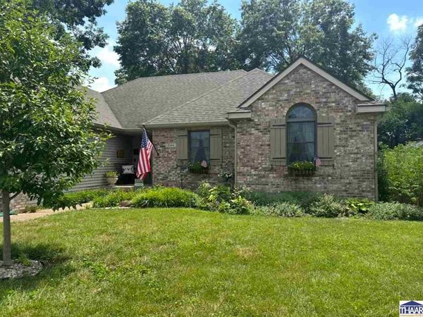 2144 Oakridge Parkway, Terre Haute, IN 47802