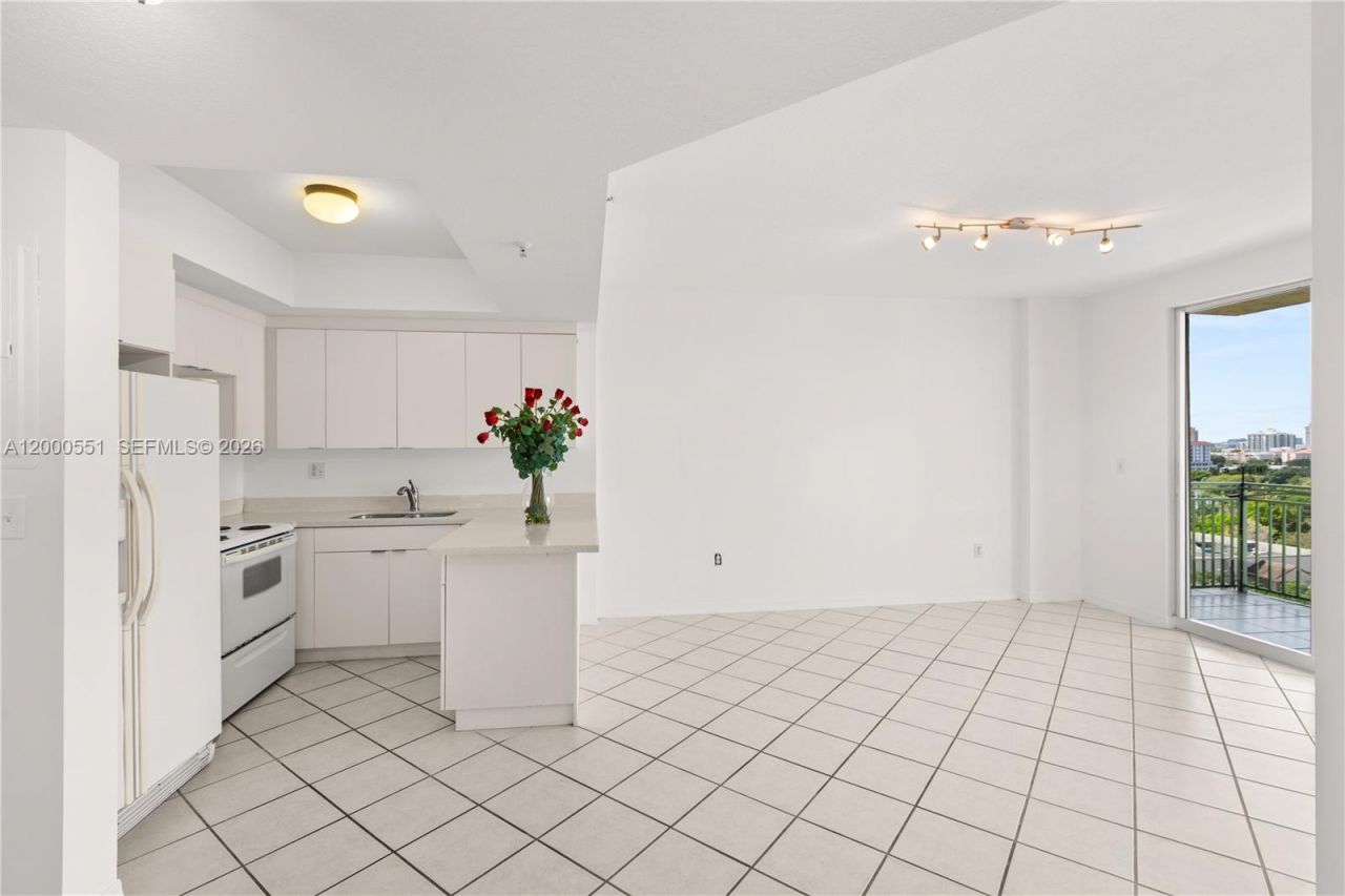 3500 Coral Way, Unit 1112, Miami, FL 33145 Photo