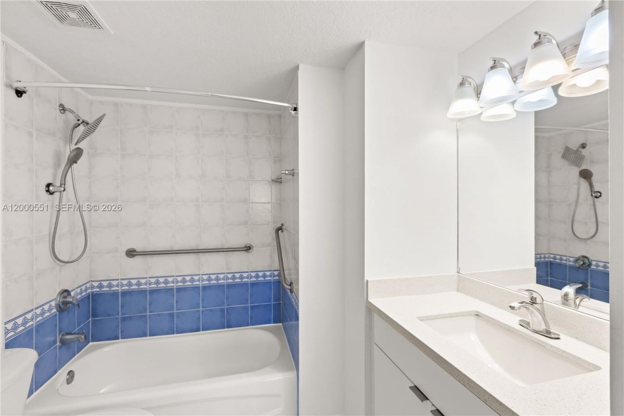 3500 Coral Way, Unit 1112, Miami, FL 33145 Photo