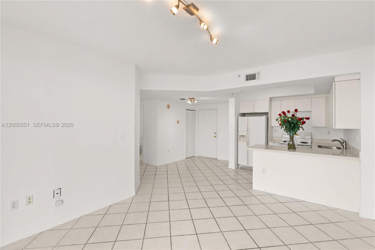 3500 Coral Way, Unit 1112, Miami, FL 33145 Photo
