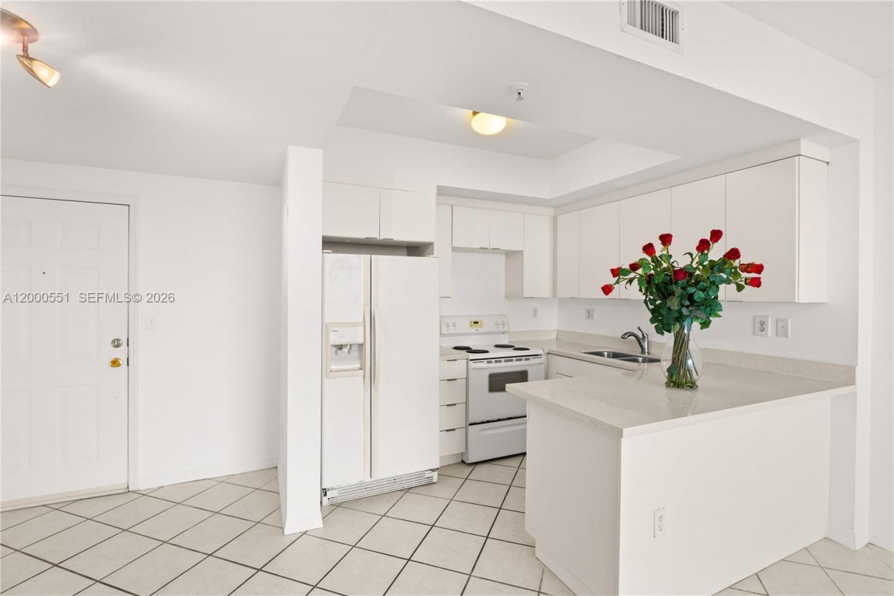 3500 Coral Way, Unit 1112, Miami, FL 33145 Photo