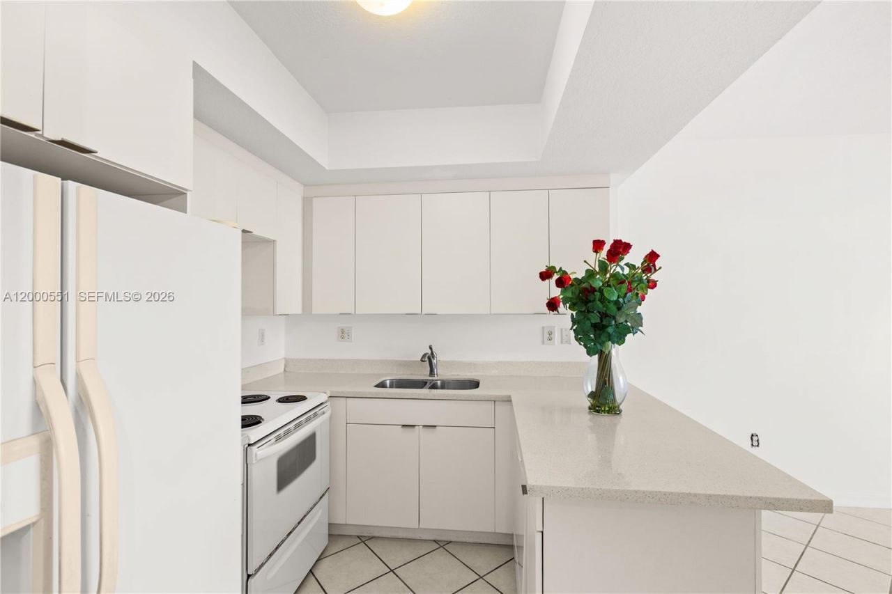 3500 Coral Way, Unit 1112, Miami, FL 33145 Photo