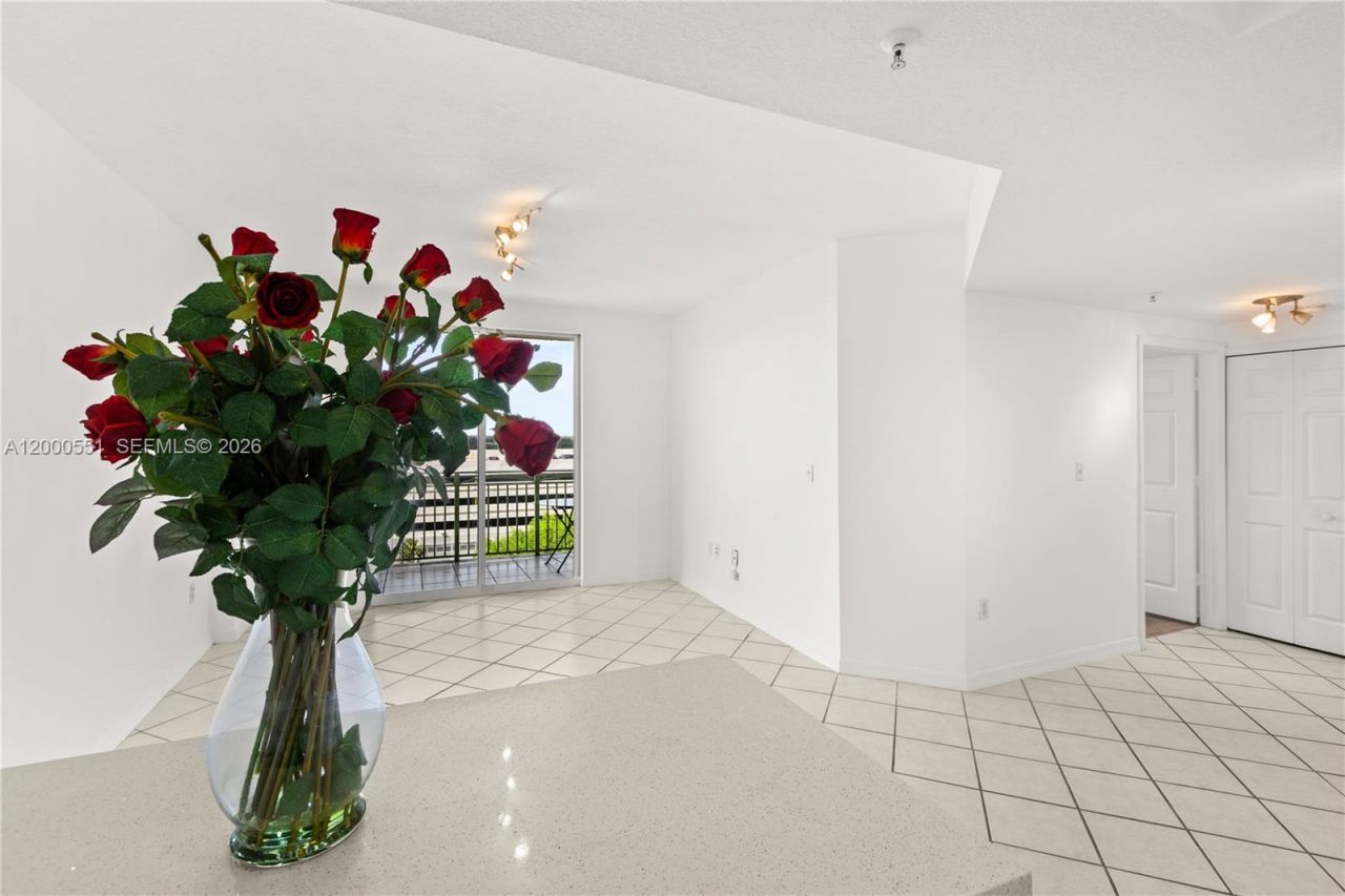 3500 Coral Way, Unit 1112, Miami, FL 33145 Photo