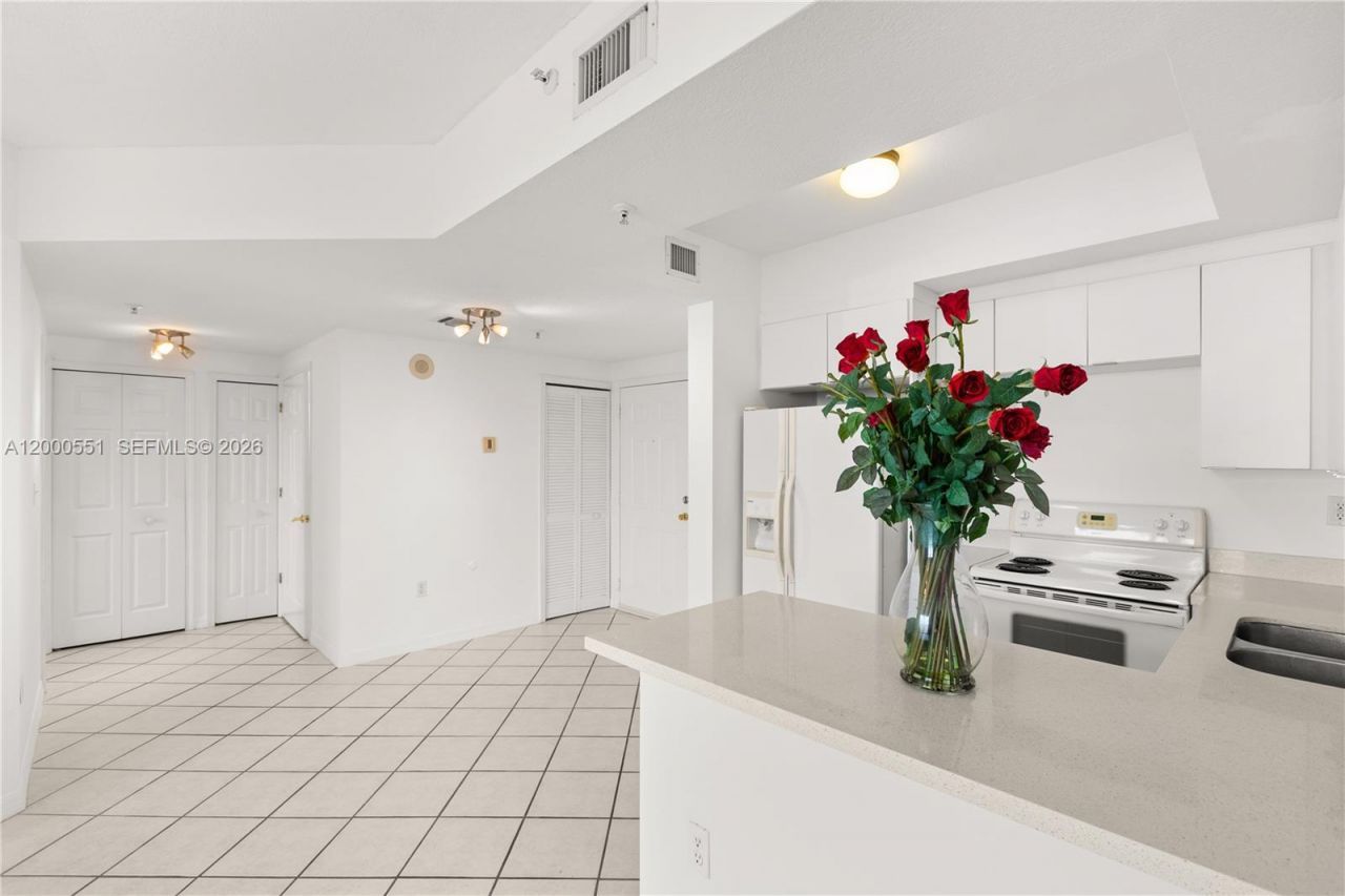 3500 Coral Way, Unit 1112, Miami, FL 33145 Photo