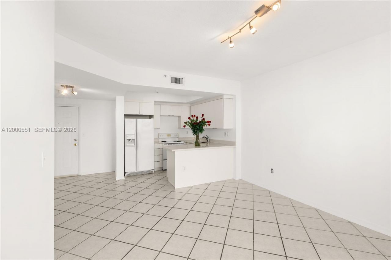 3500 Coral Way, Unit 1112, Miami, FL 33145 Photo