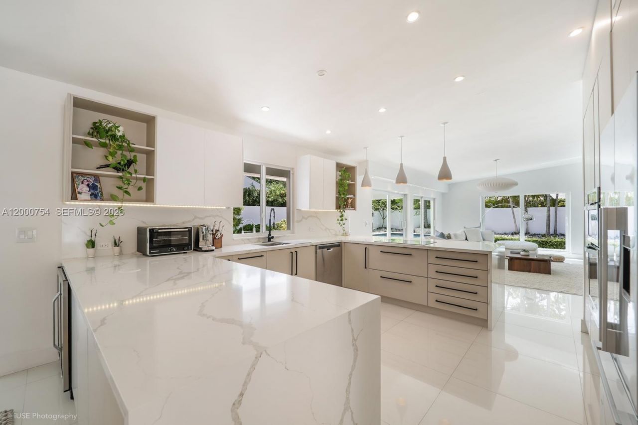 1641 Tigertail Ave, Unit N/A, Miami, FL 33133 Photo