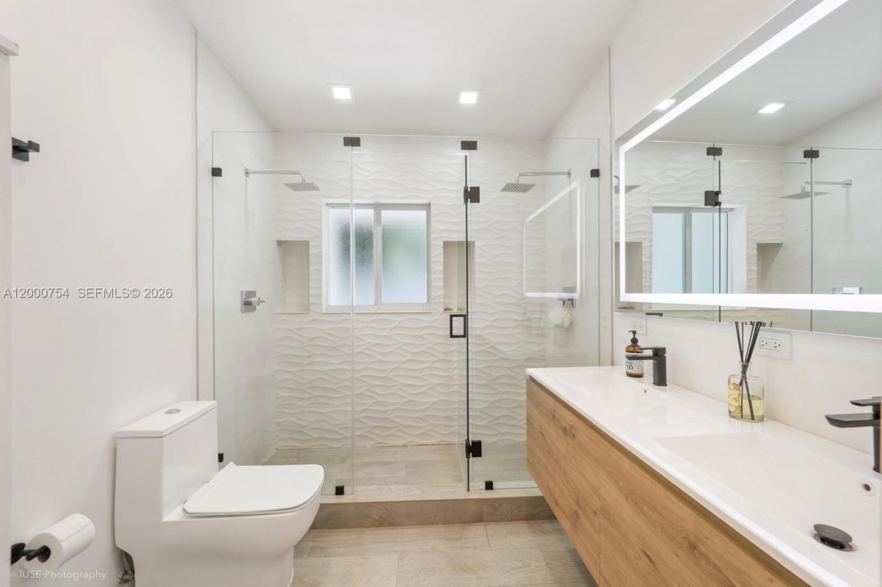 1641 Tigertail Ave, Unit N/A, Miami, FL 33133 Photo