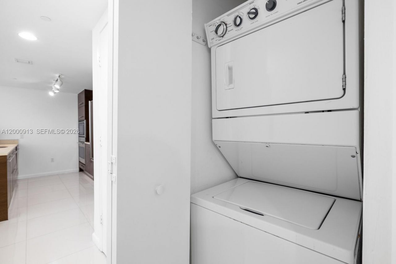 475 Brickell Ave, Unit 2611, Miami, FL 33131 Photo