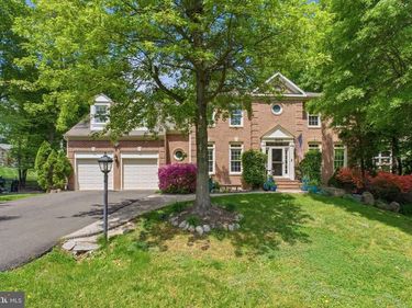 8005 HEDGEWOOD COURT, FAIRFAX STATION, VA 22039