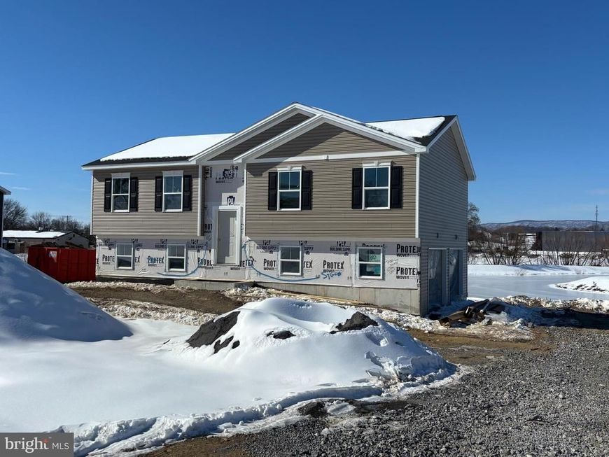 147 Meadowcreek Drive N, Chambersburg, PA 17202 Main Photo