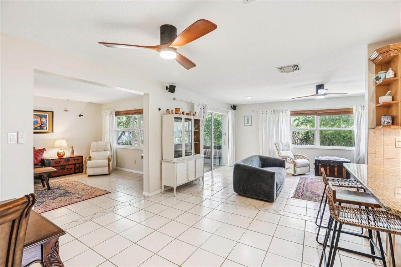 8083 Bayhaven Drive, Seminole, FL 33776 Photo