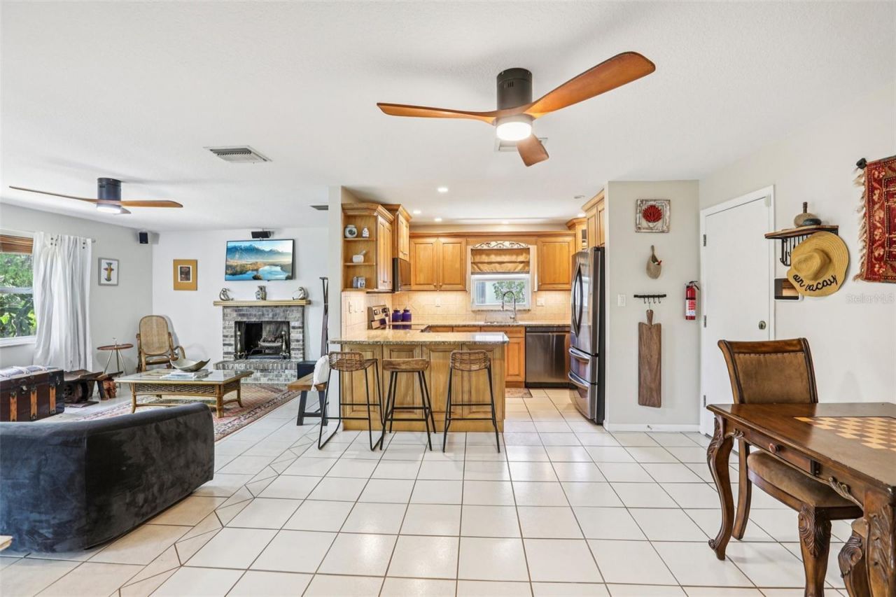 8083 Bayhaven Drive, Seminole, FL 33776 Photo