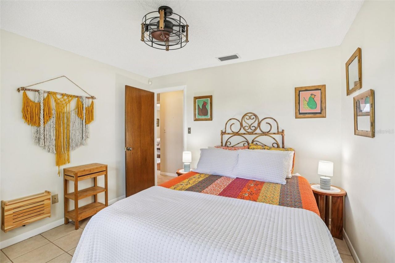 8083 Bayhaven Drive, Seminole, FL 33776 Photo