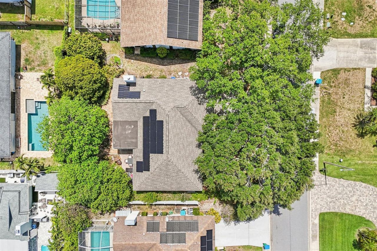 8083 Bayhaven Drive, Seminole, FL 33776 Photo