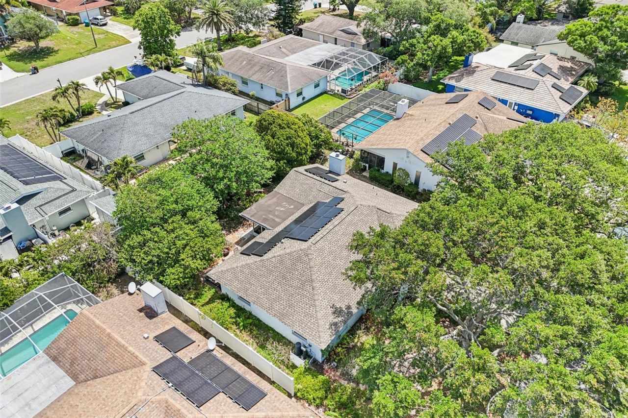 8083 Bayhaven Drive, Seminole, FL 33776 Photo