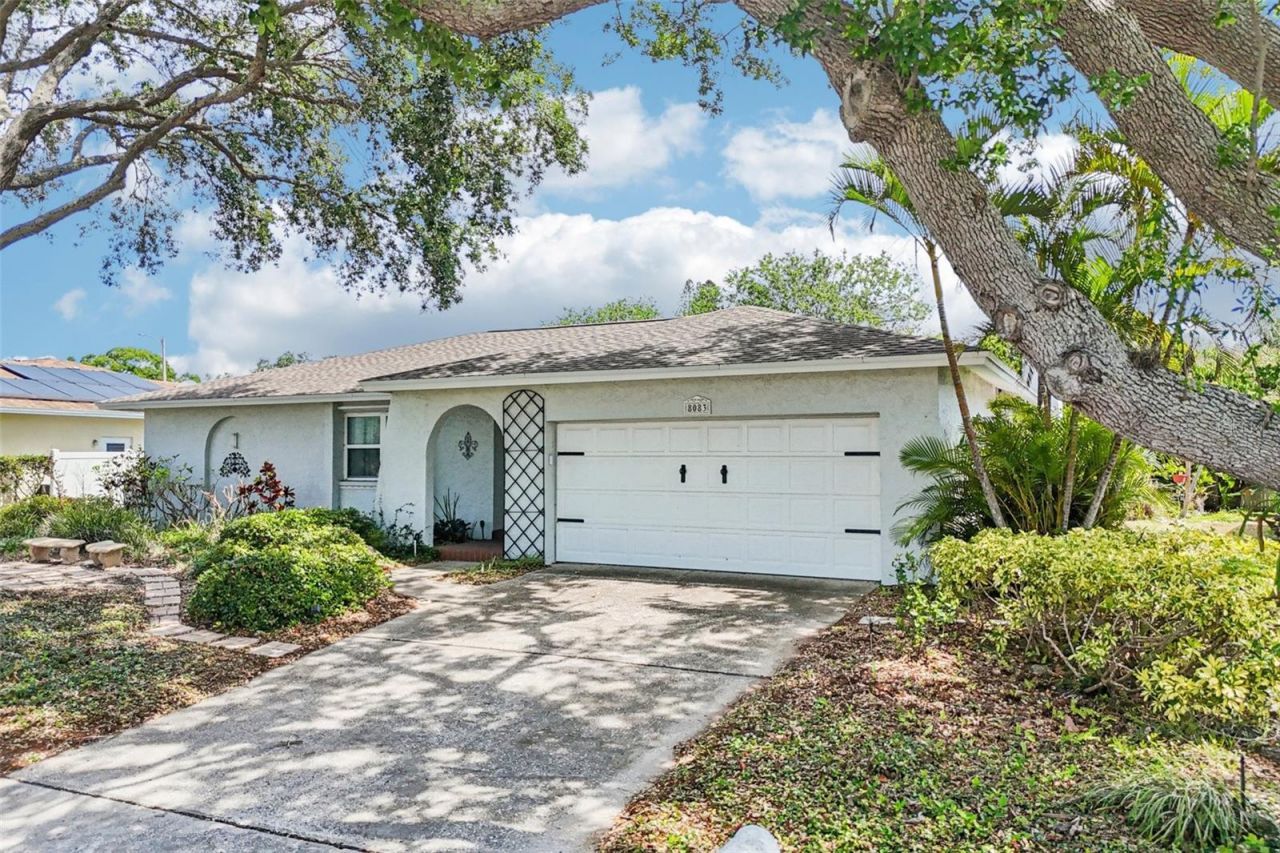 8083 Bayhaven Drive, Seminole, FL 33776 Photo