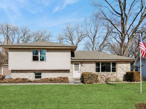 3900 W 155th Street , Markham, IL 60428