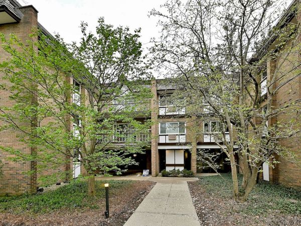 360 Claymoor Avenue , Unit 2E, Hinsdale, IL 60521