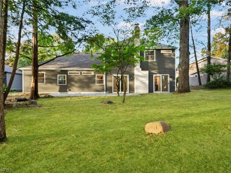 20121 Driftwood Court, Strongsville, OH 44149 Photo 3