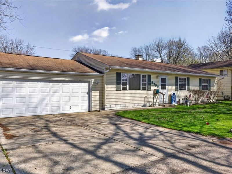 5709 Davis Drive, Mentor, OH 44060 Photo 2