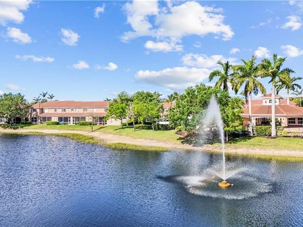 9808 Roundstone CIR, FORT MYERS, FL 33967