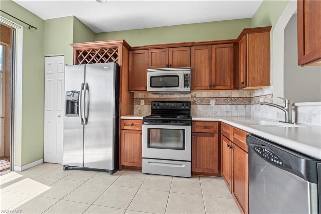 9808 Roundstone Cir, Fort Myers, FL 33967 Photo