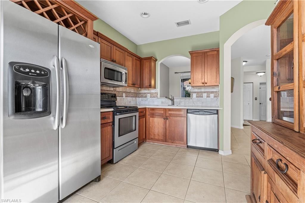 9808 Roundstone Cir, Fort Myers, FL 33967 Photo