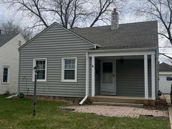 4640 N Woodruff Ave, Whitefish Bay, WI 53211