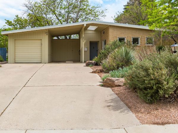 3813 La Hacienda Drive NE, Albuquerque, NM 87110