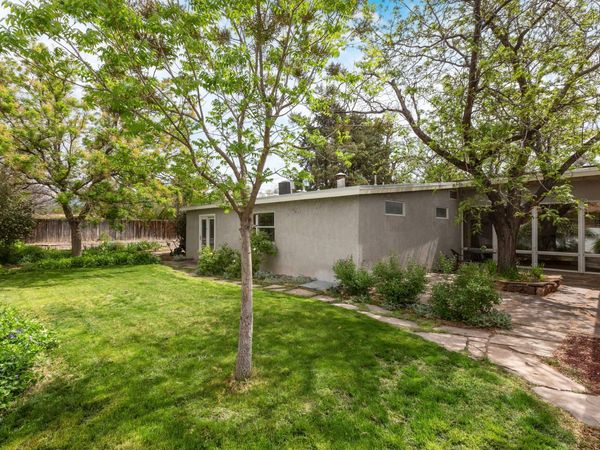3813 La Hacienda Drive NE, Albuquerque, NM 87110