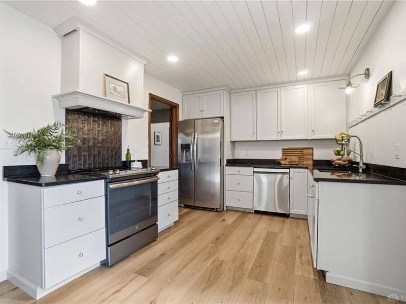 2734 Cricket Woods Drive, Butler Township, OH 45414 Photo 19