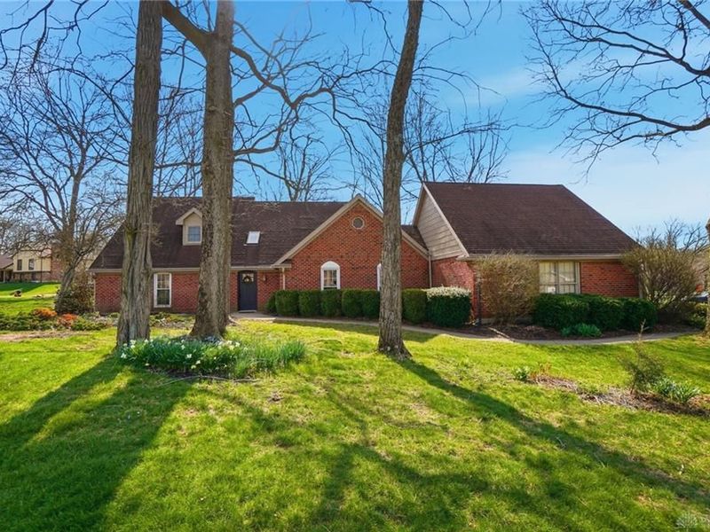 2734 Cricket Woods Drive, Butler Township, OH 45414 Photo 5