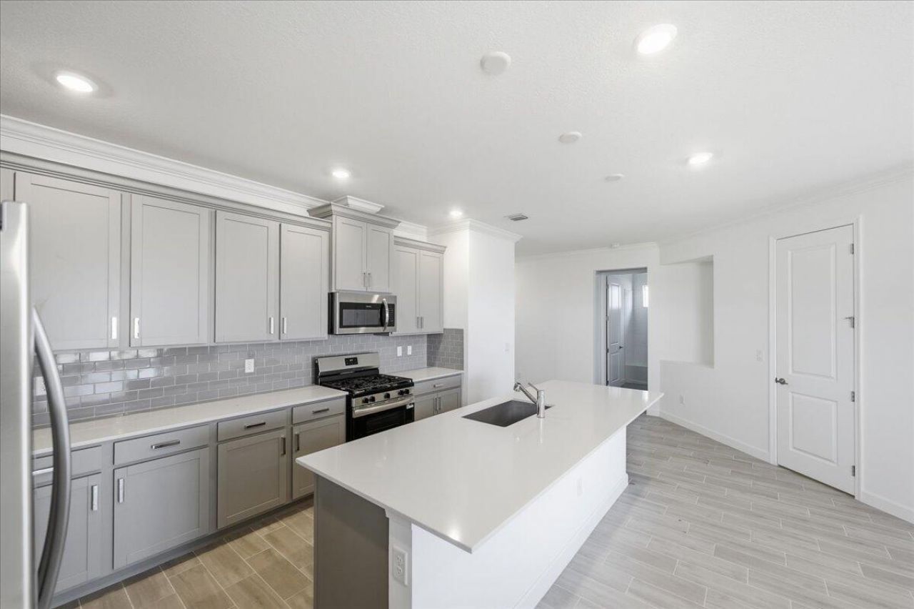 6923 NW Kestrel Lane, Port Saint Lucie, FL 34987 Photo