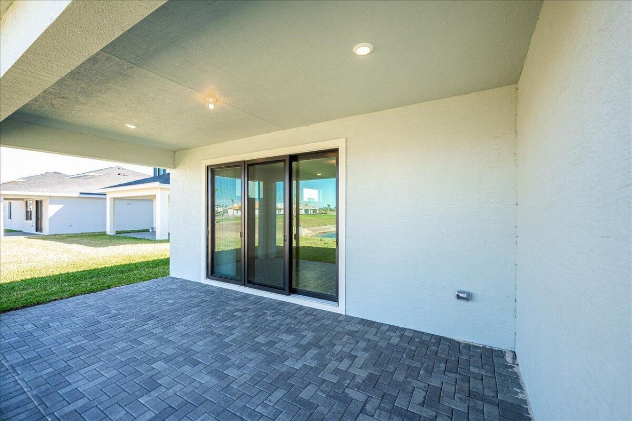 6923 NW Kestrel Lane, Port Saint Lucie, FL 34987 Photo