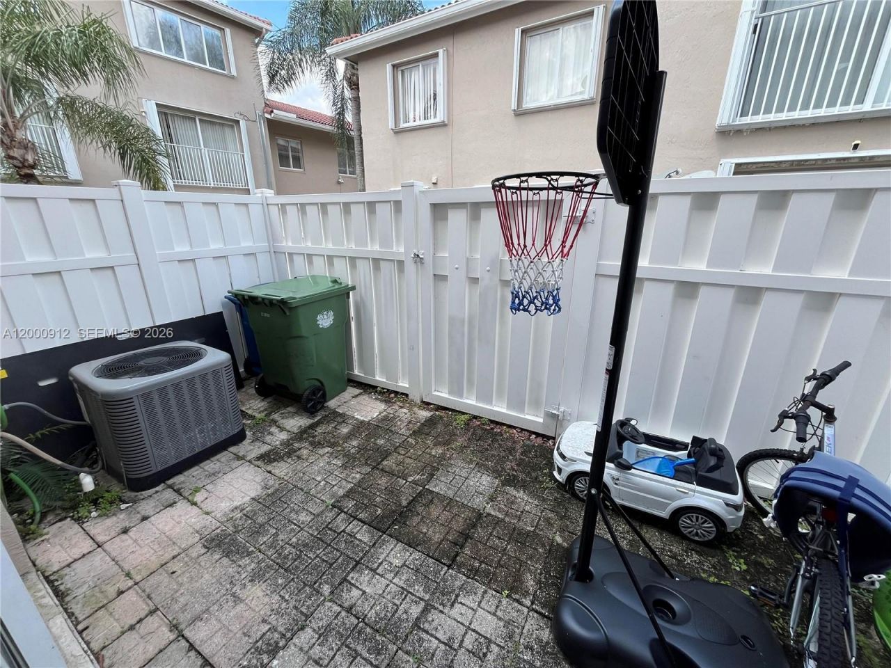 171 Riviera Cir, Unit 61, Weston, FL 33326 Photo