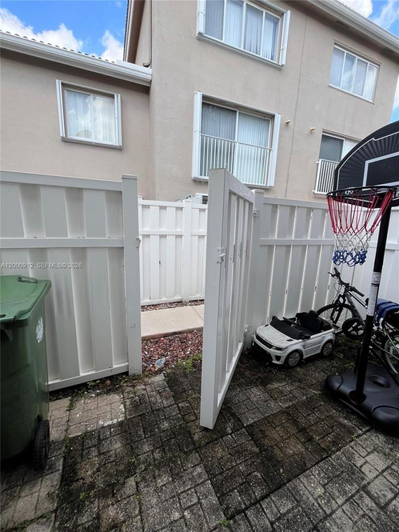 171 Riviera Cir, Unit 61, Weston, FL 33326 Photo