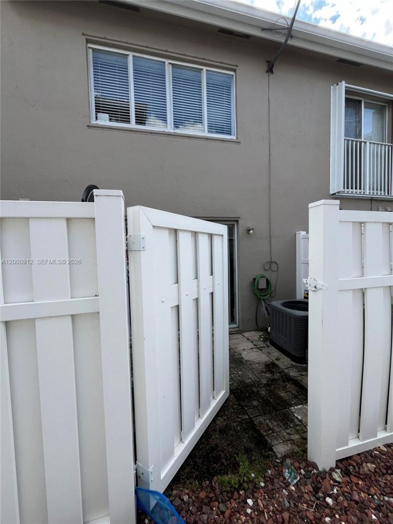 171 Riviera Cir, Unit 61, Weston, FL 33326 Photo