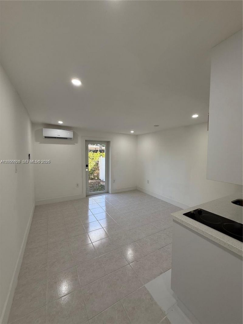6820 SW 5th St, Unit 1, Miami, FL 33144 Photo