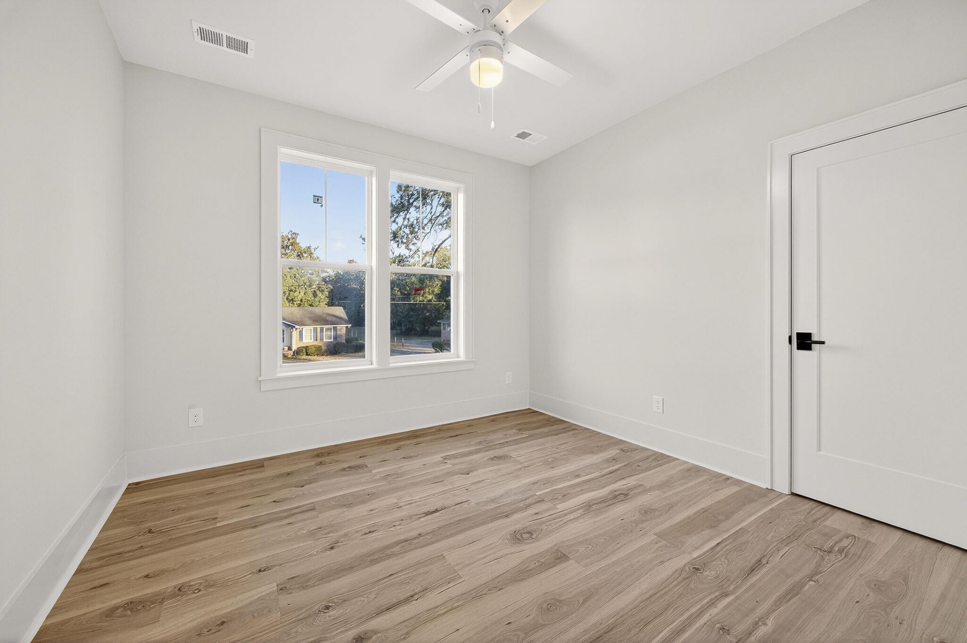 3633 Happyland Boulevard Photo 38