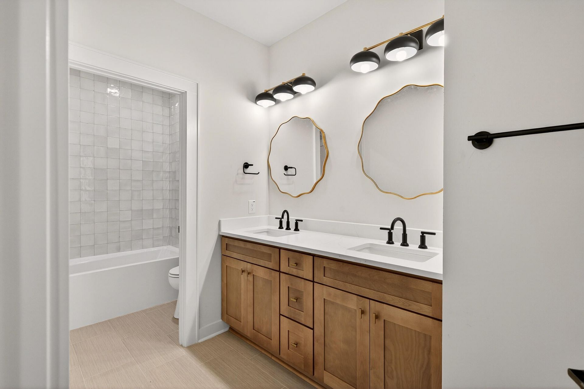 3633 Happyland Boulevard Photo 43