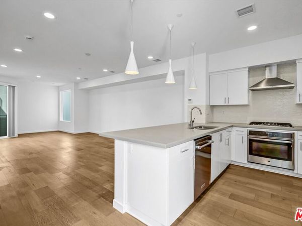 1240 Gordon Street, Los Angeles, CA 90038