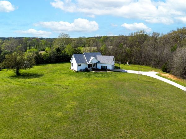 1281 E 415th Road, Bolivar, MO 65613