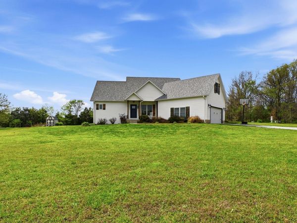 1281 E 415th Road, Bolivar, MO 65613