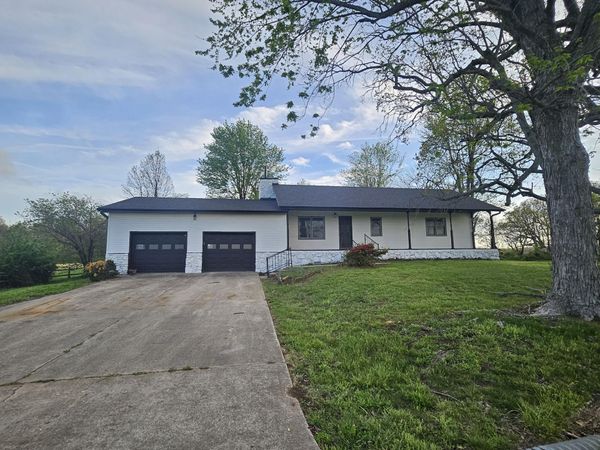 7647 Lawrence 2210 , Monett, MO 65708