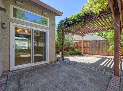 126 Larkin Cir, Folsom, CA 95630 Photo