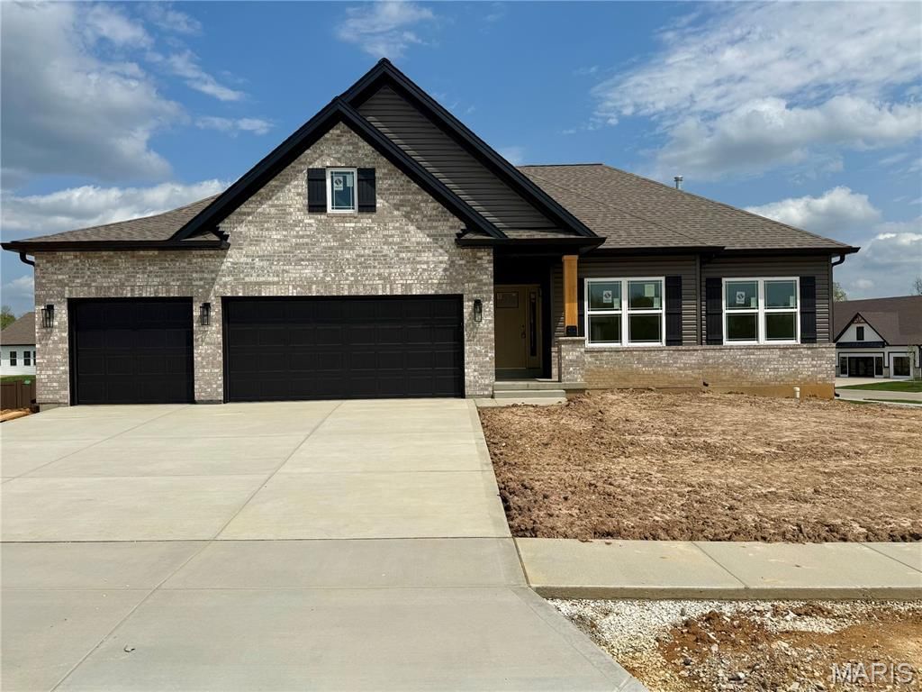 505 Clarks Crossing , Moscow Mills, MO 63362 Main Photo